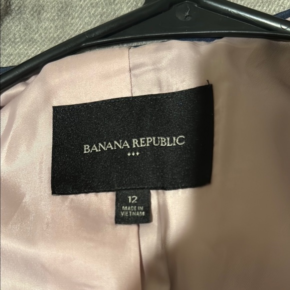 Banana Republic Gray Blazer - Picture 5 of 10